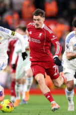 Liverpool Menang Dramatis 2-1 atas Leeds di Anfield