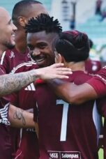 Persik Kediri Tumbang! PSM Makassar Menjauh dari Degradasi!